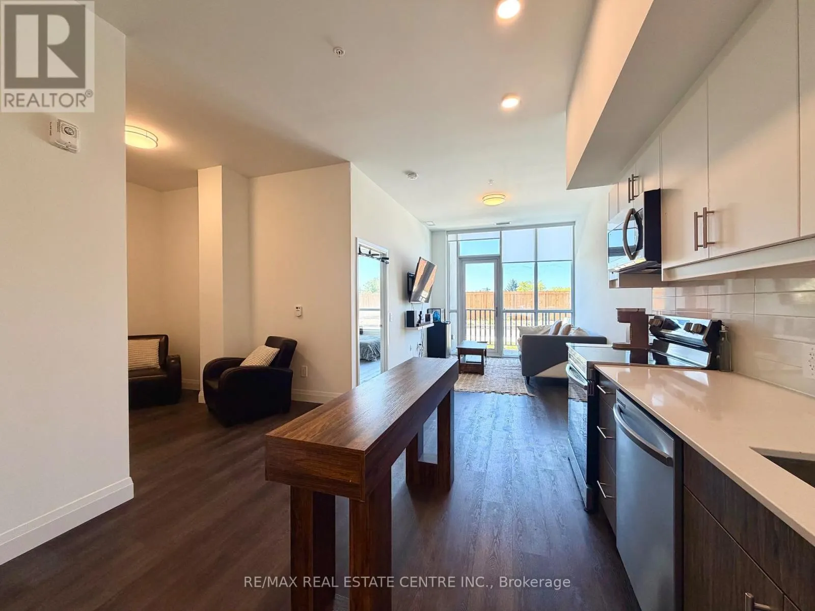 106 - 1333 WEBER STREET E