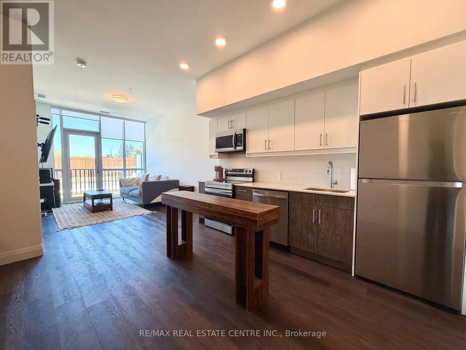 106 - 1333 WEBER STREET E
