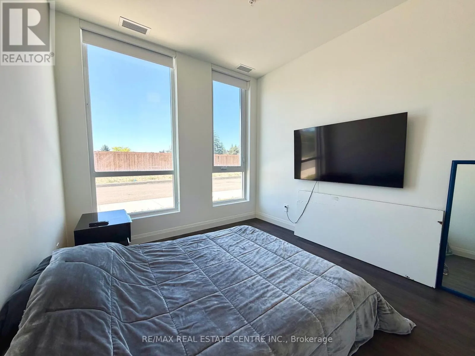 106 - 1333 WEBER STREET E