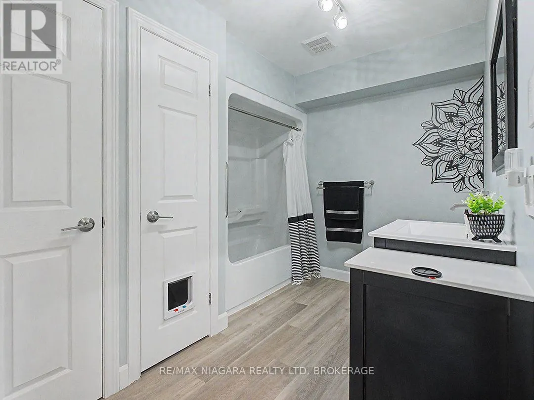 319 ELGIN STREET