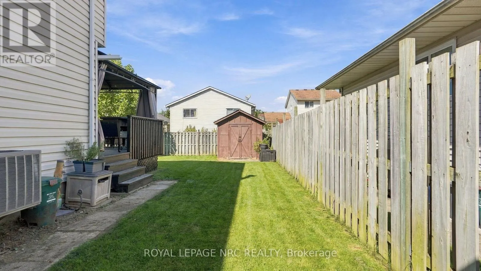 32 POPLAR CRESCENT
