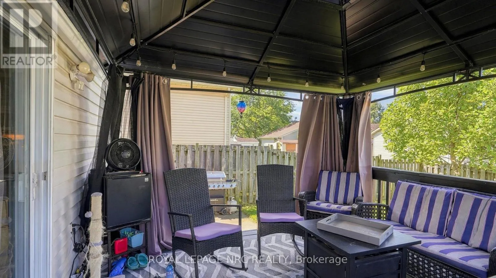 32 POPLAR CRESCENT