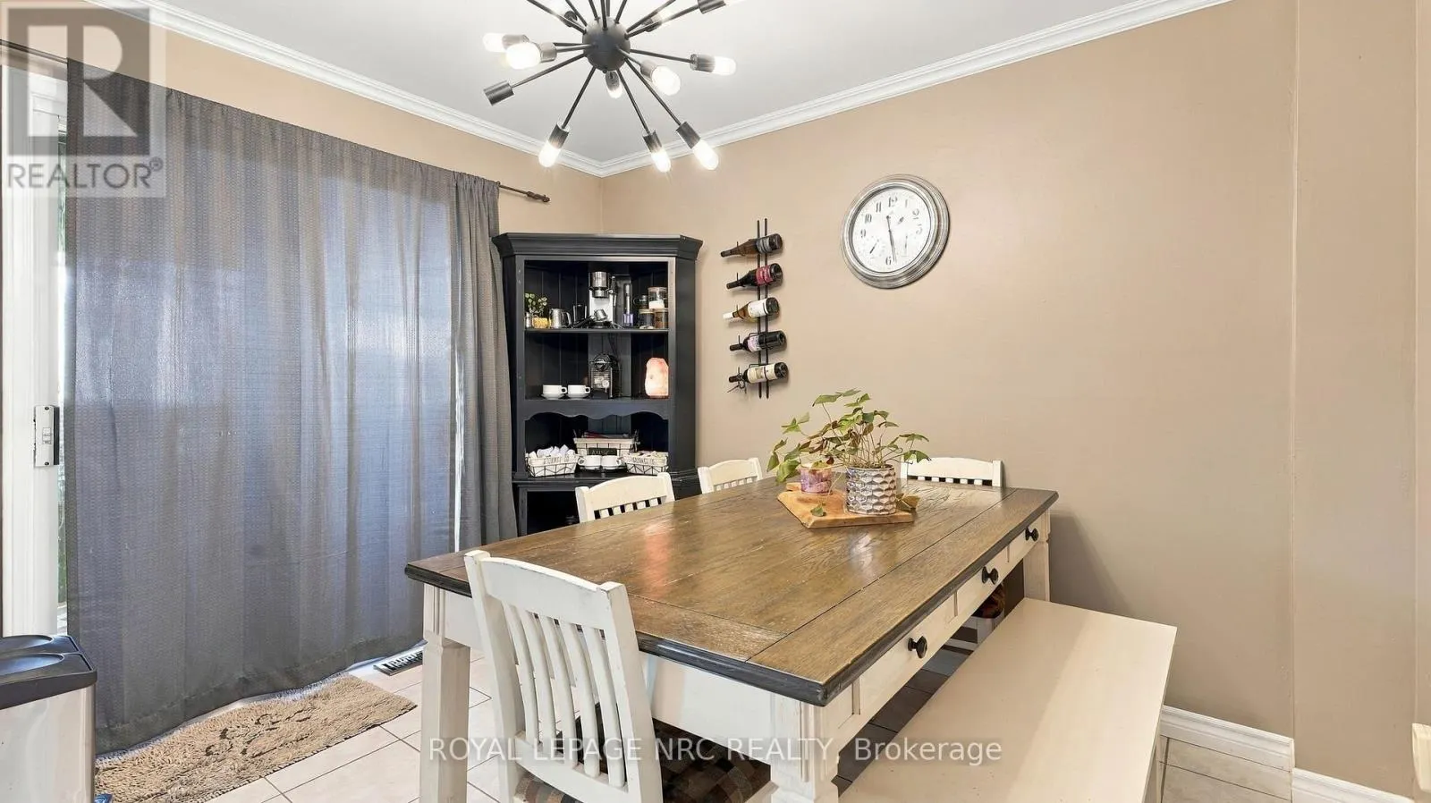 32 POPLAR CRESCENT