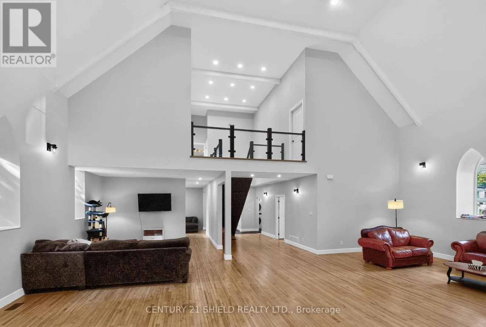 12 MAPLE STREET