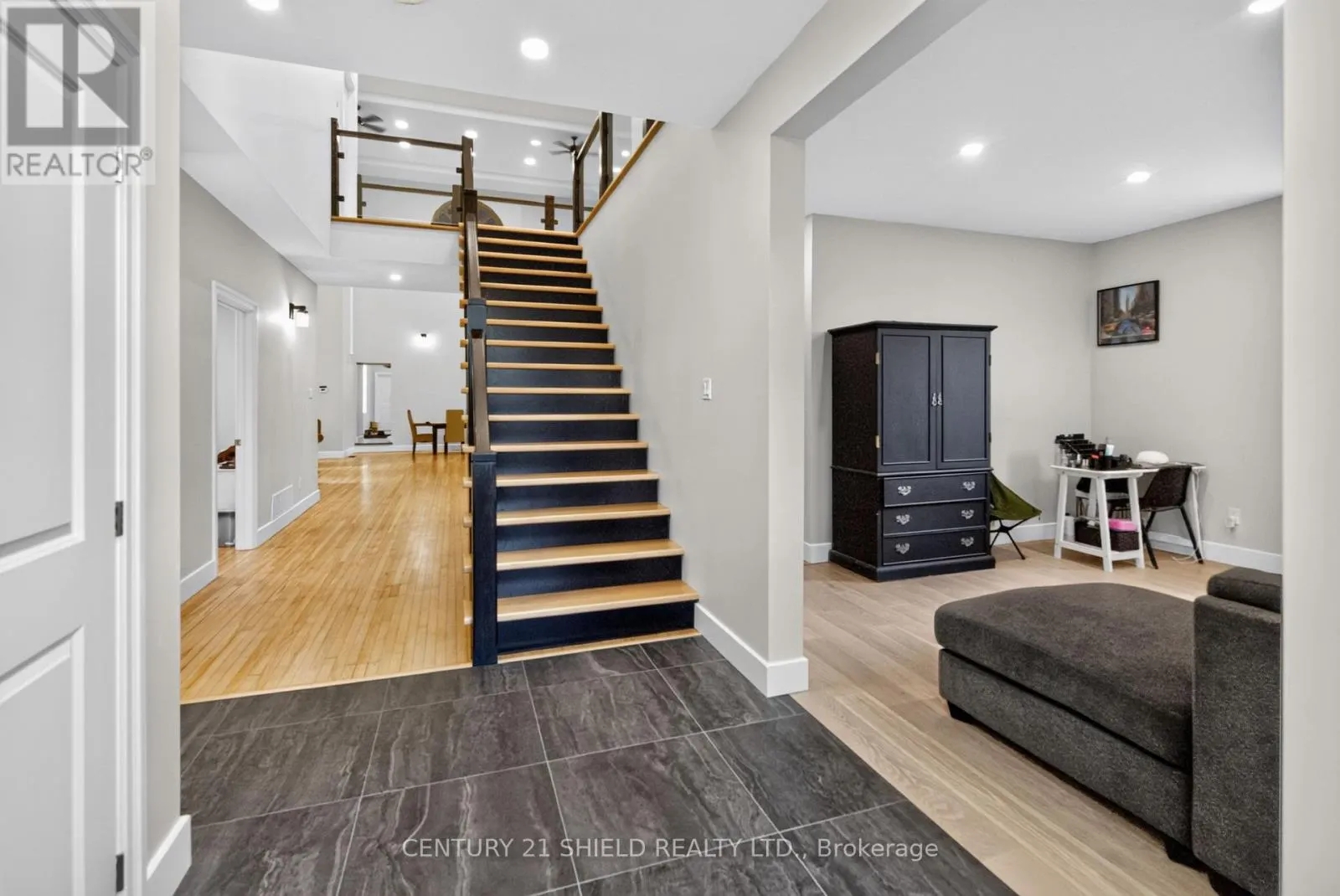 12 MAPLE STREET