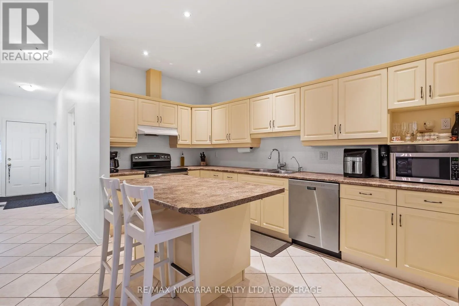 17 - 1448 NIAGARA STONE ROAD #17