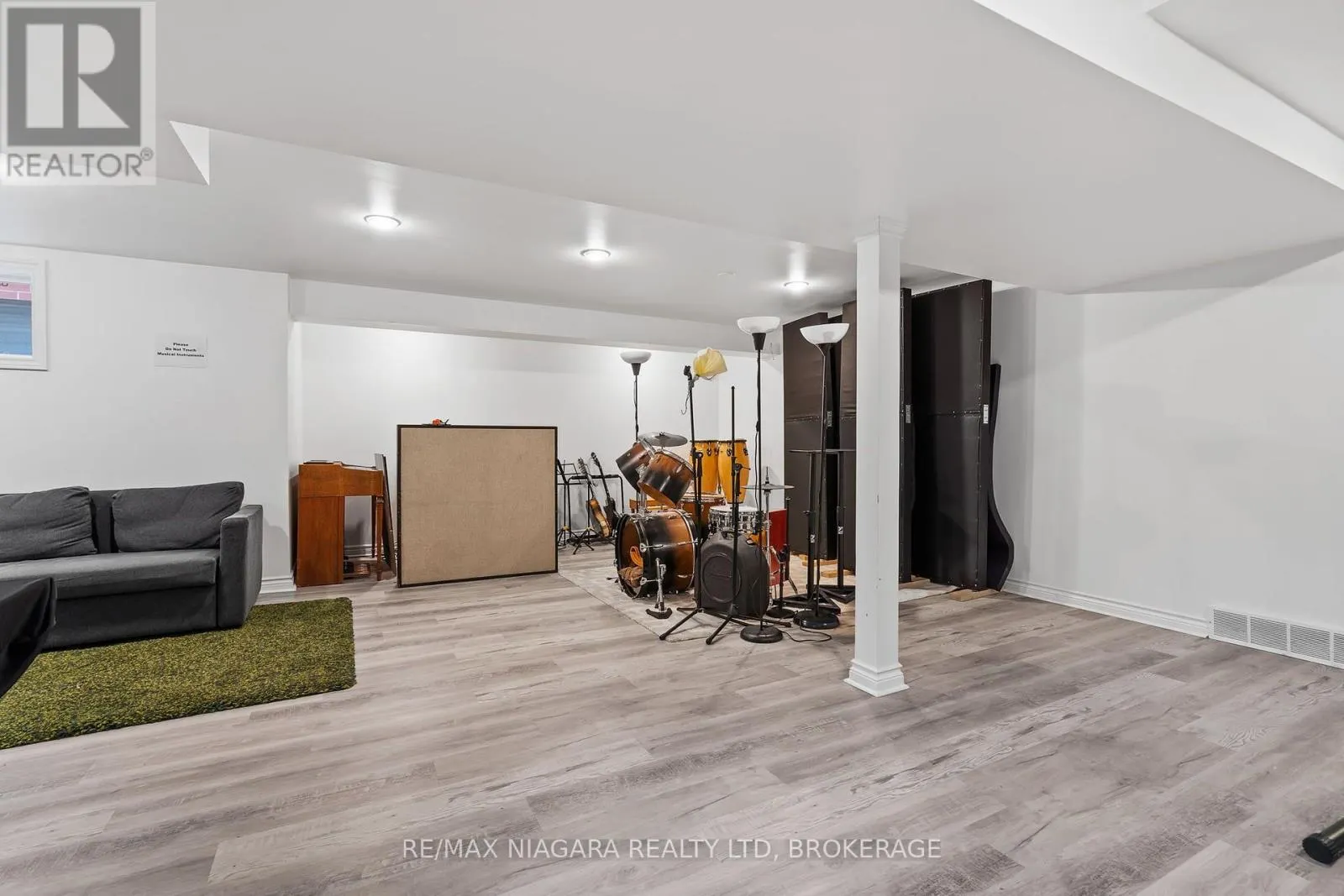 17 - 1448 NIAGARA STONE ROAD #17