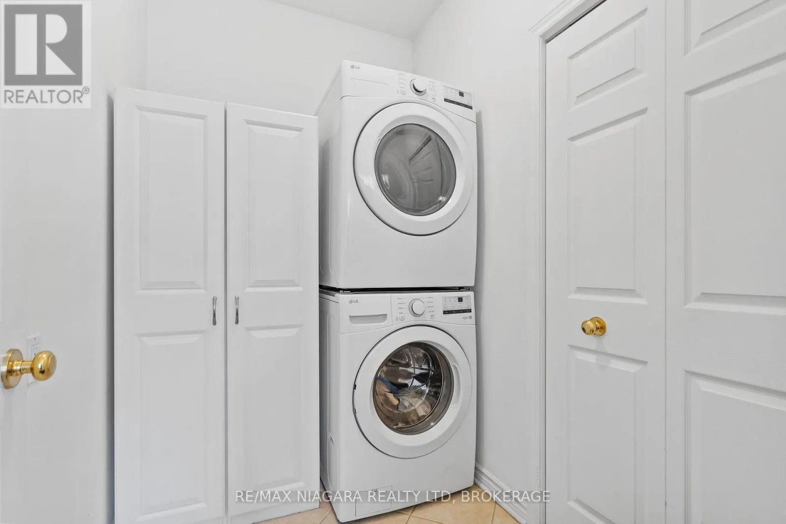 17 - 1448 NIAGARA STONE ROAD #17