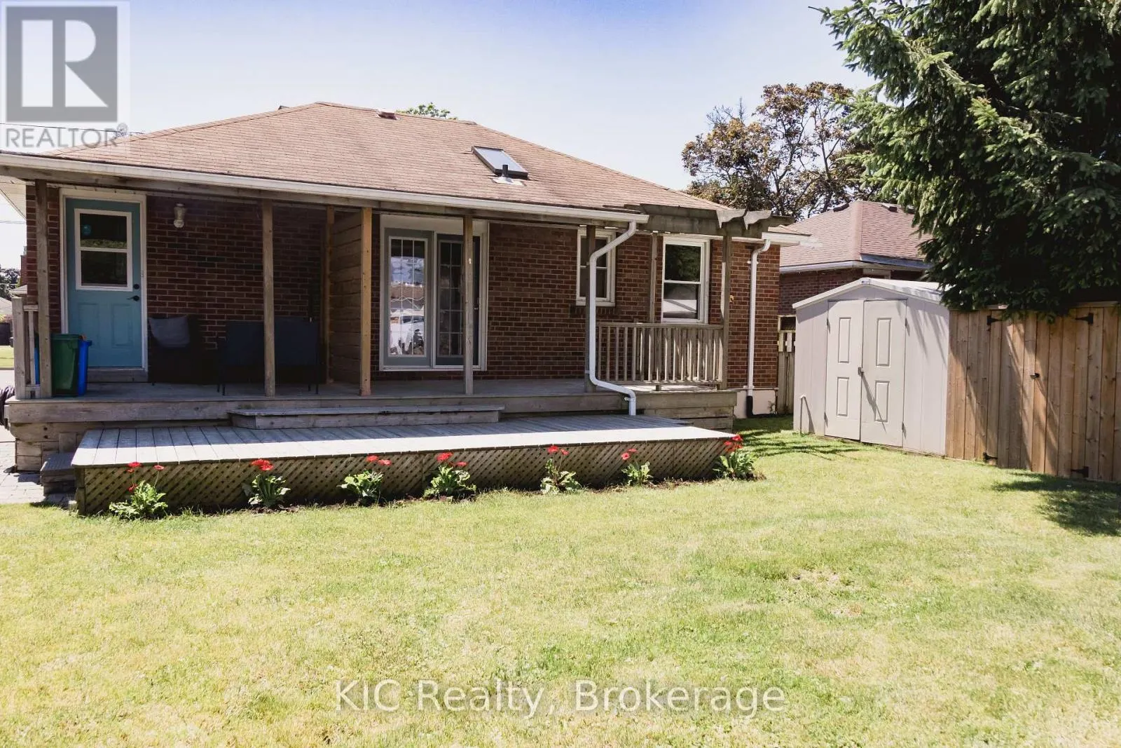 572 SHIRLEY STREET
