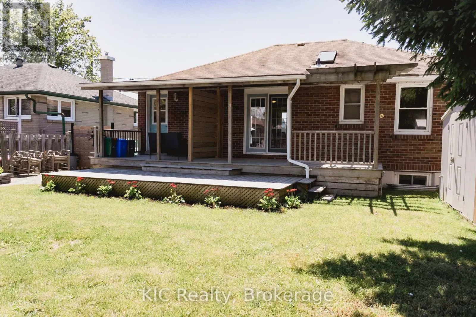 572 SHIRLEY STREET