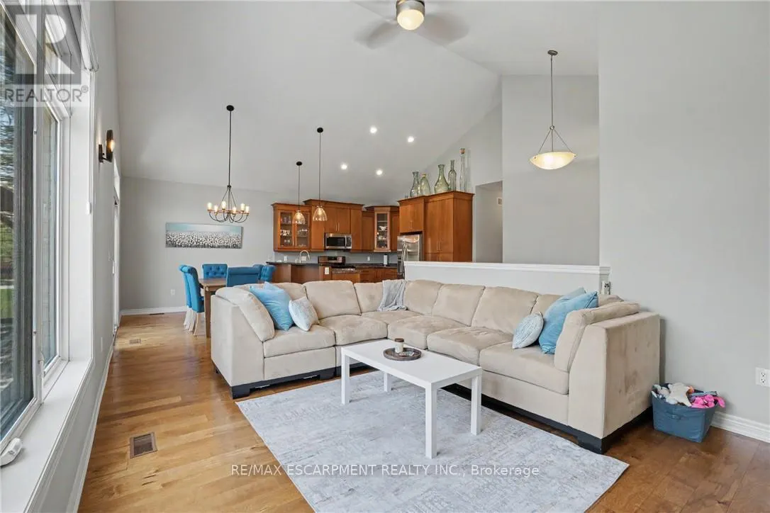 12 SILVERWOOD AVENUE