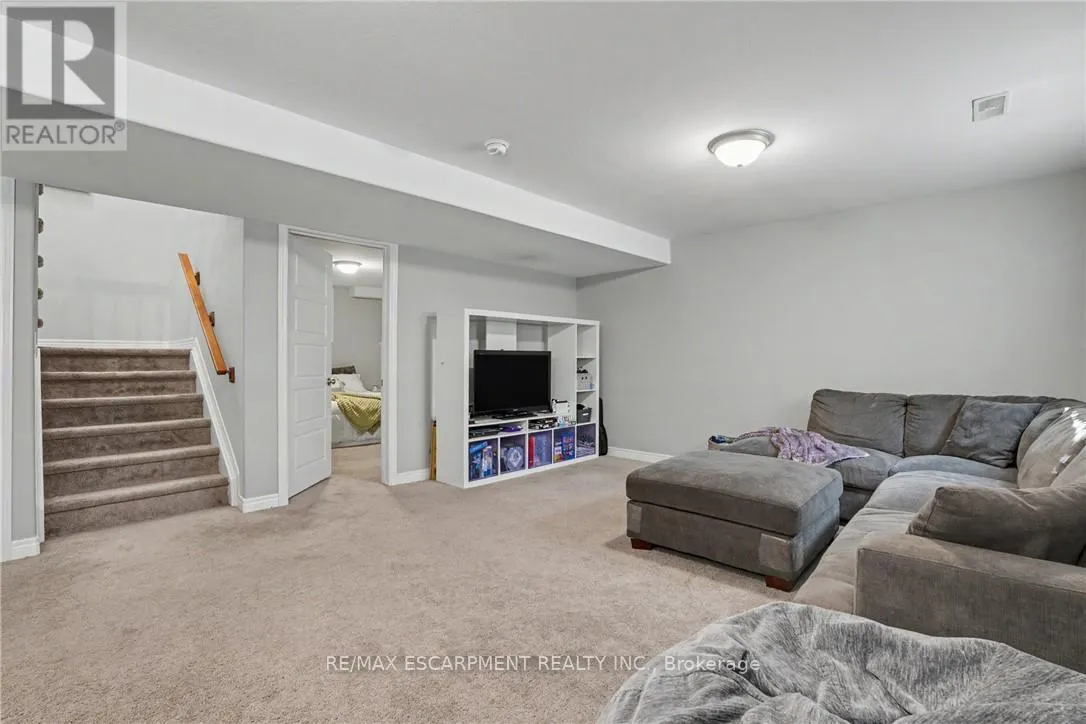 12 SILVERWOOD AVENUE