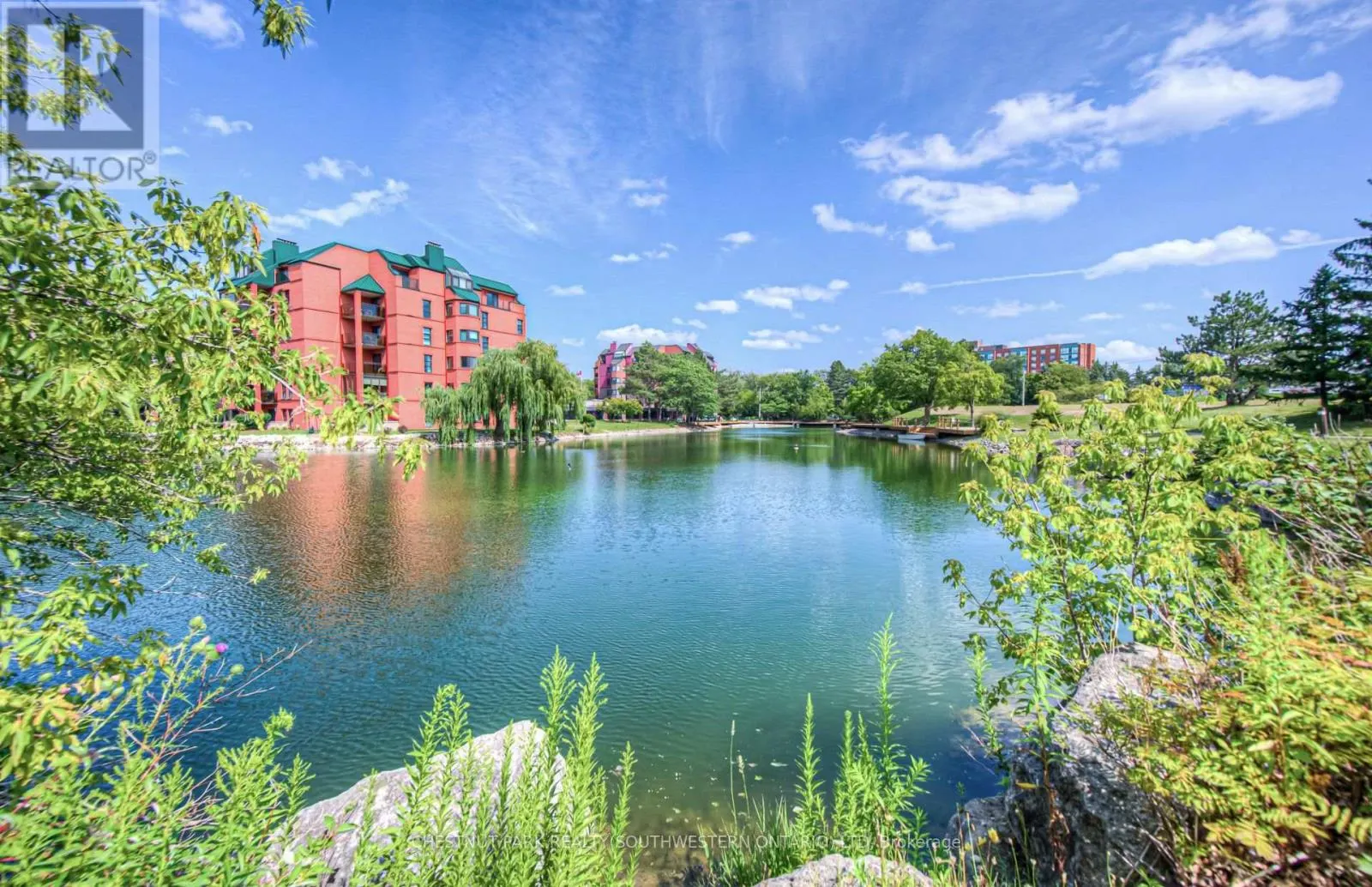 PH14 - 30 BLUE SPRINGS DRIVE