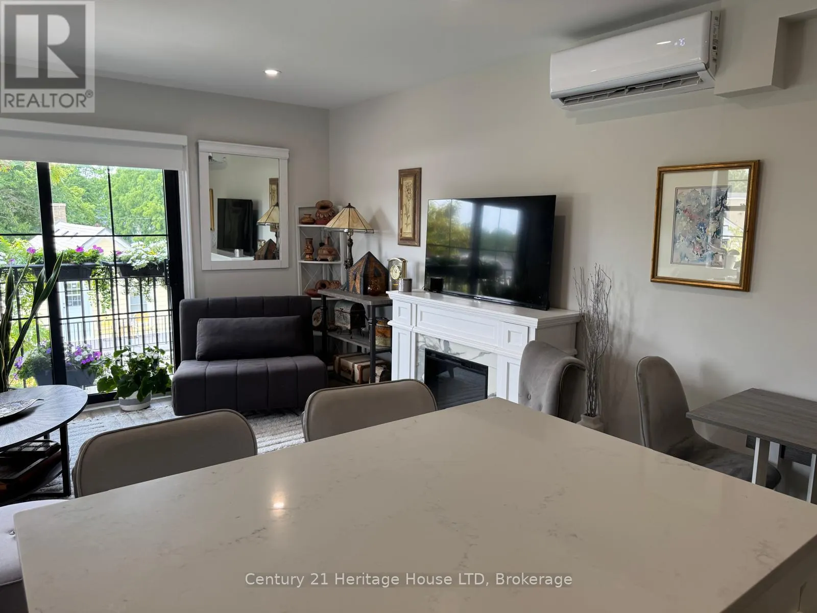 203 - 344 RIDGE ROAD N #203