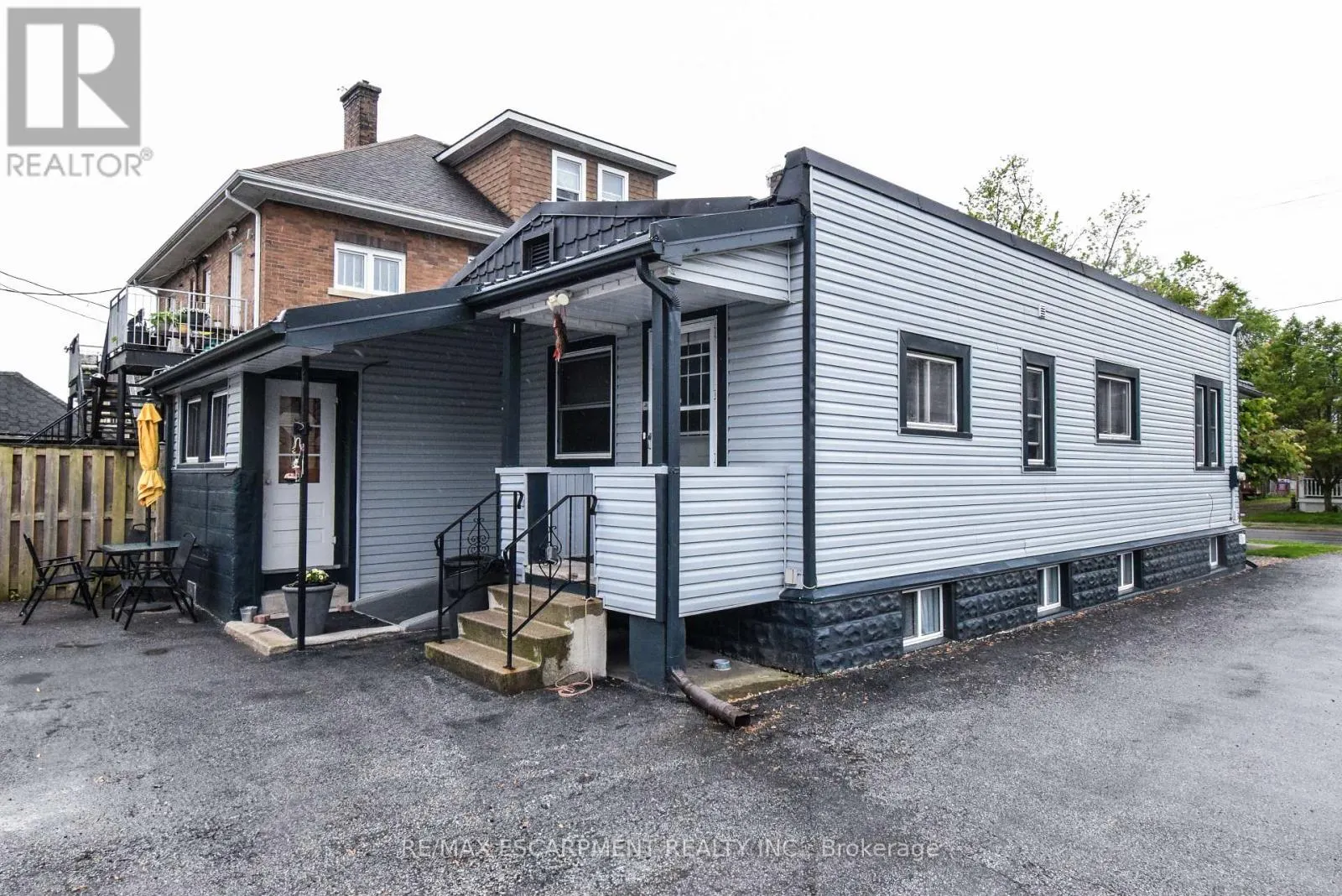 264 HELLEMS AVENUE