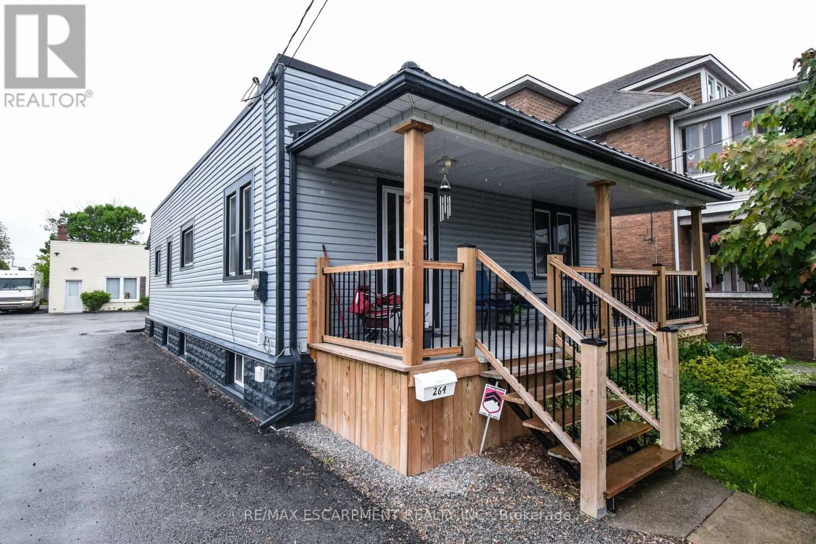 264 HELLEMS AVENUE