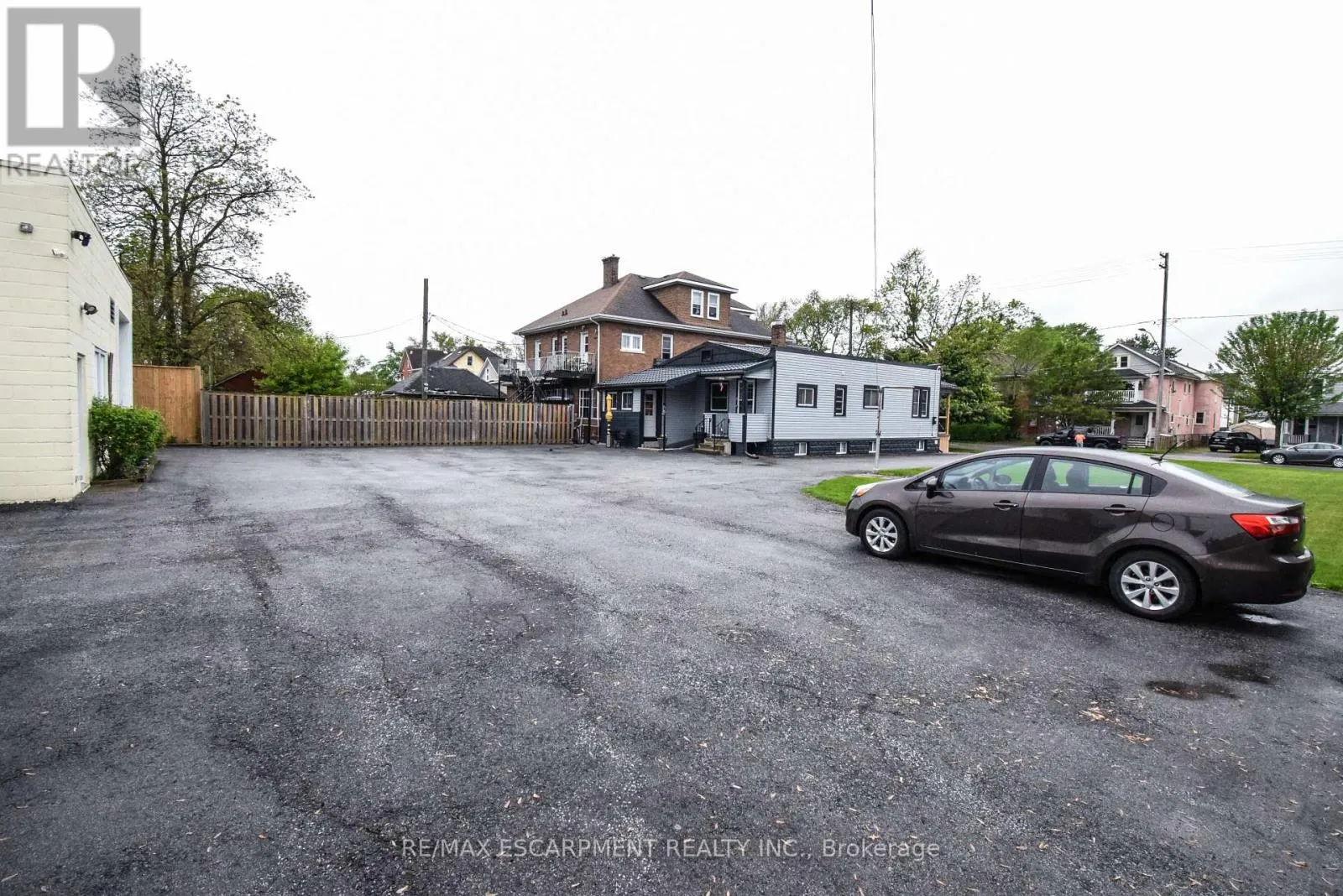 264 HELLEMS AVENUE