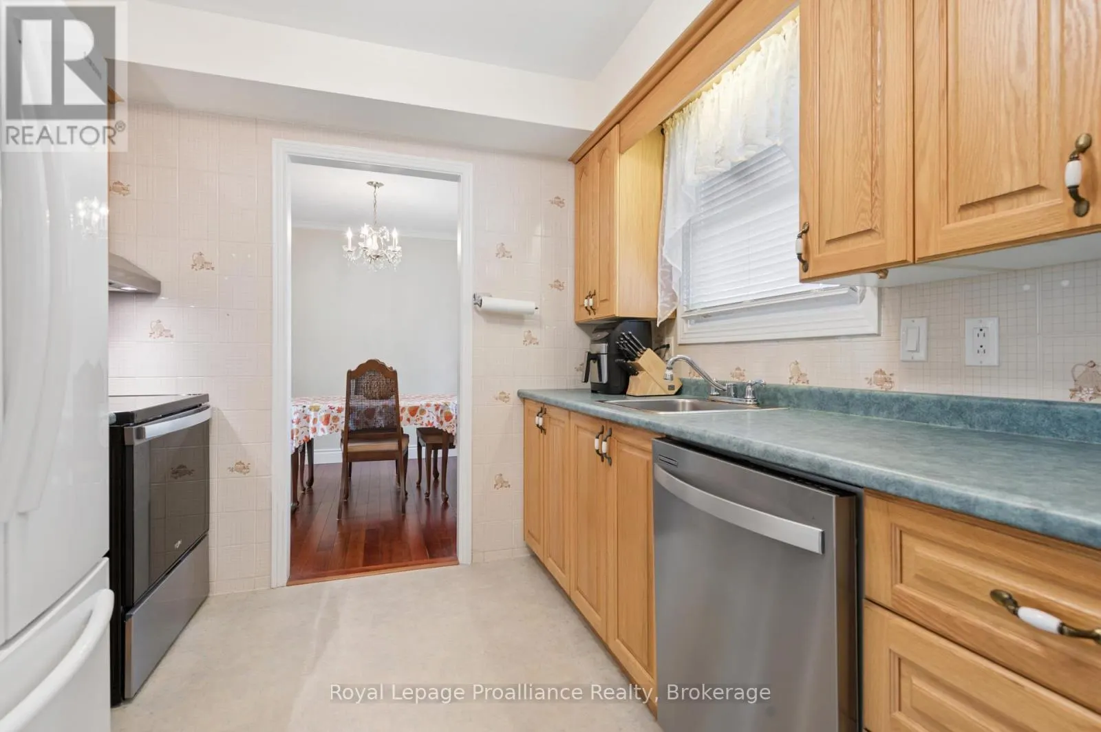 28 SHONIKER AVENUE