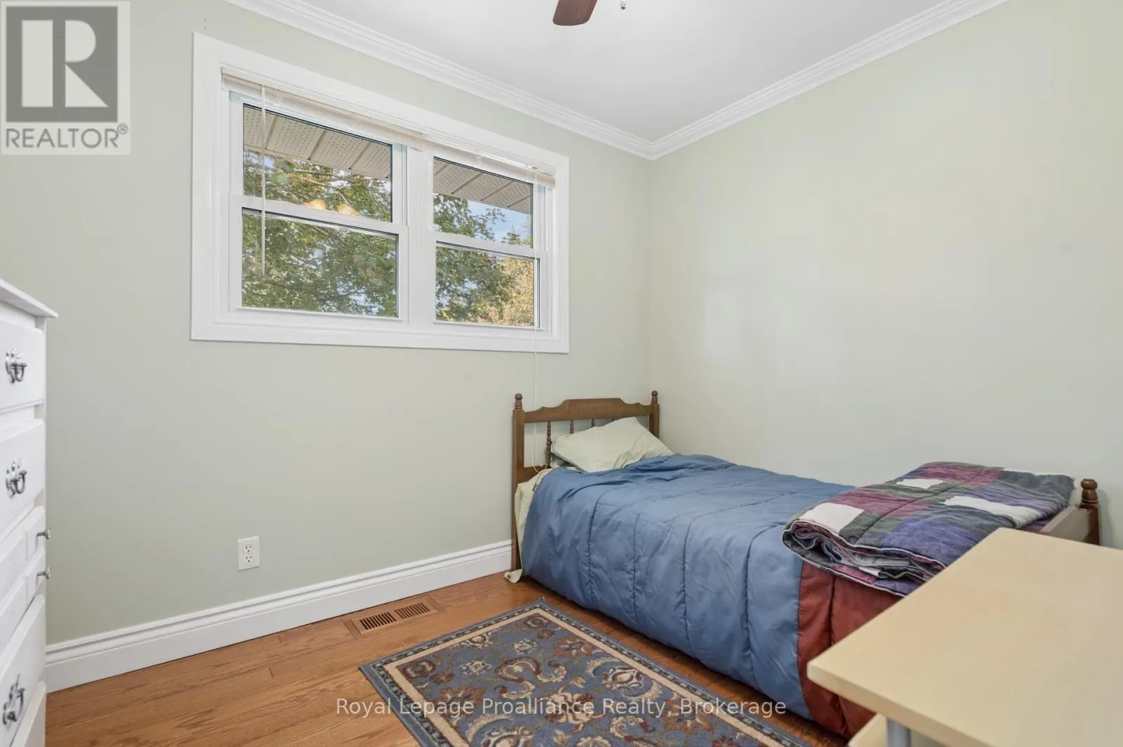 28 SHONIKER AVENUE