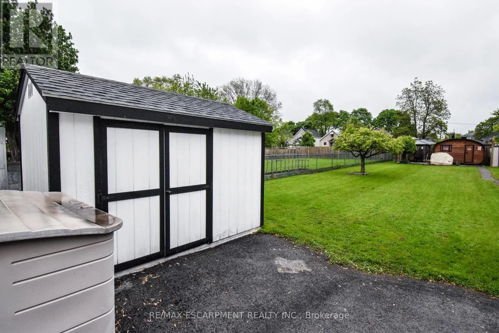 258 HELLEMS AVENUE