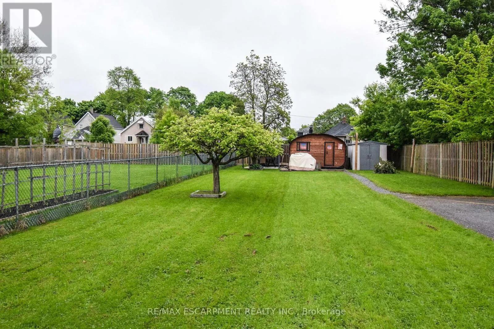 258 HELLEMS AVENUE