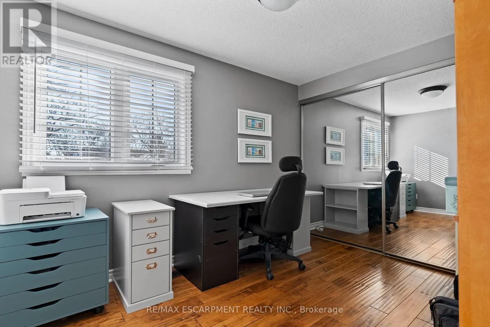16 - 79 BRAEHEID AVENUE