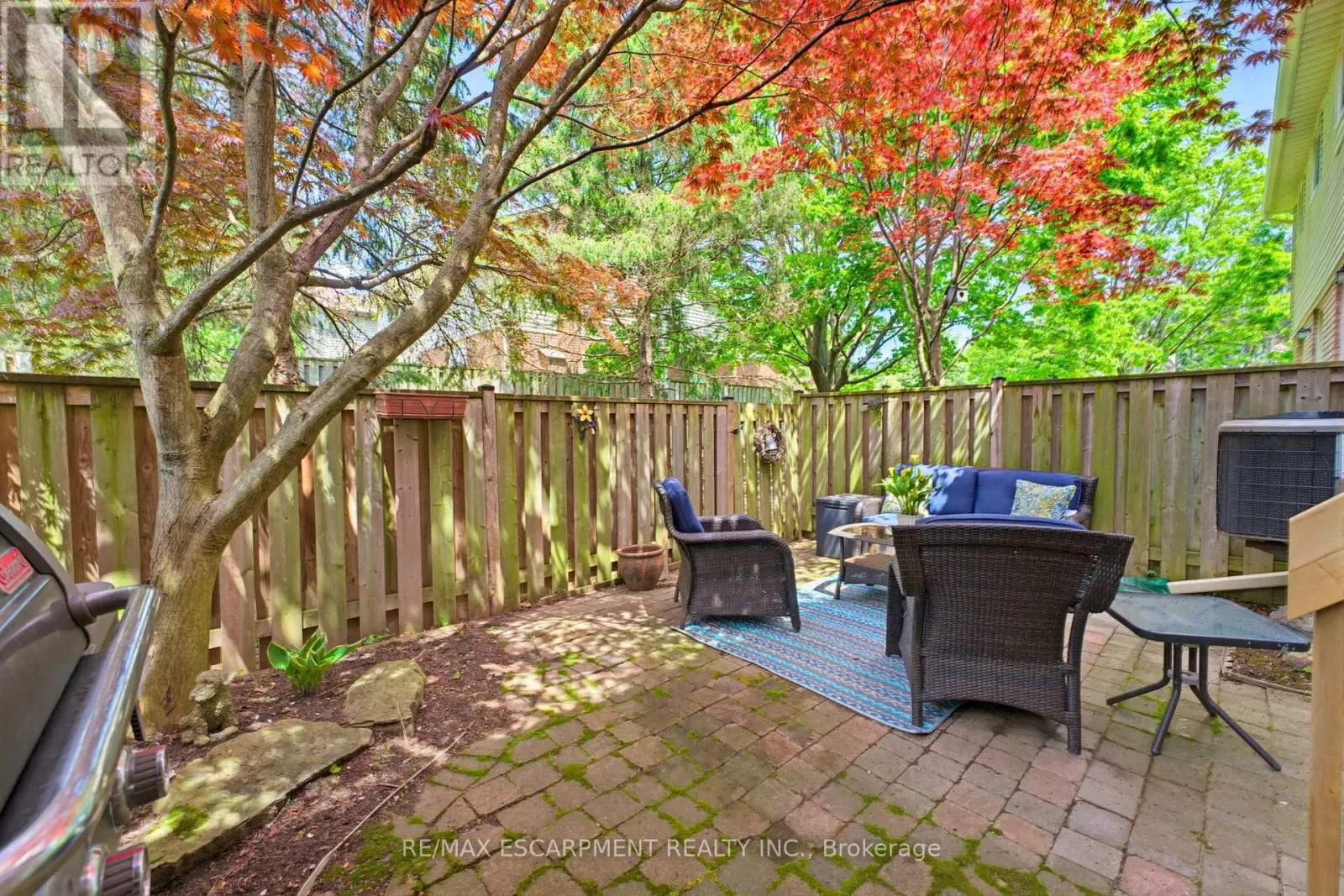 16 - 79 BRAEHEID AVENUE