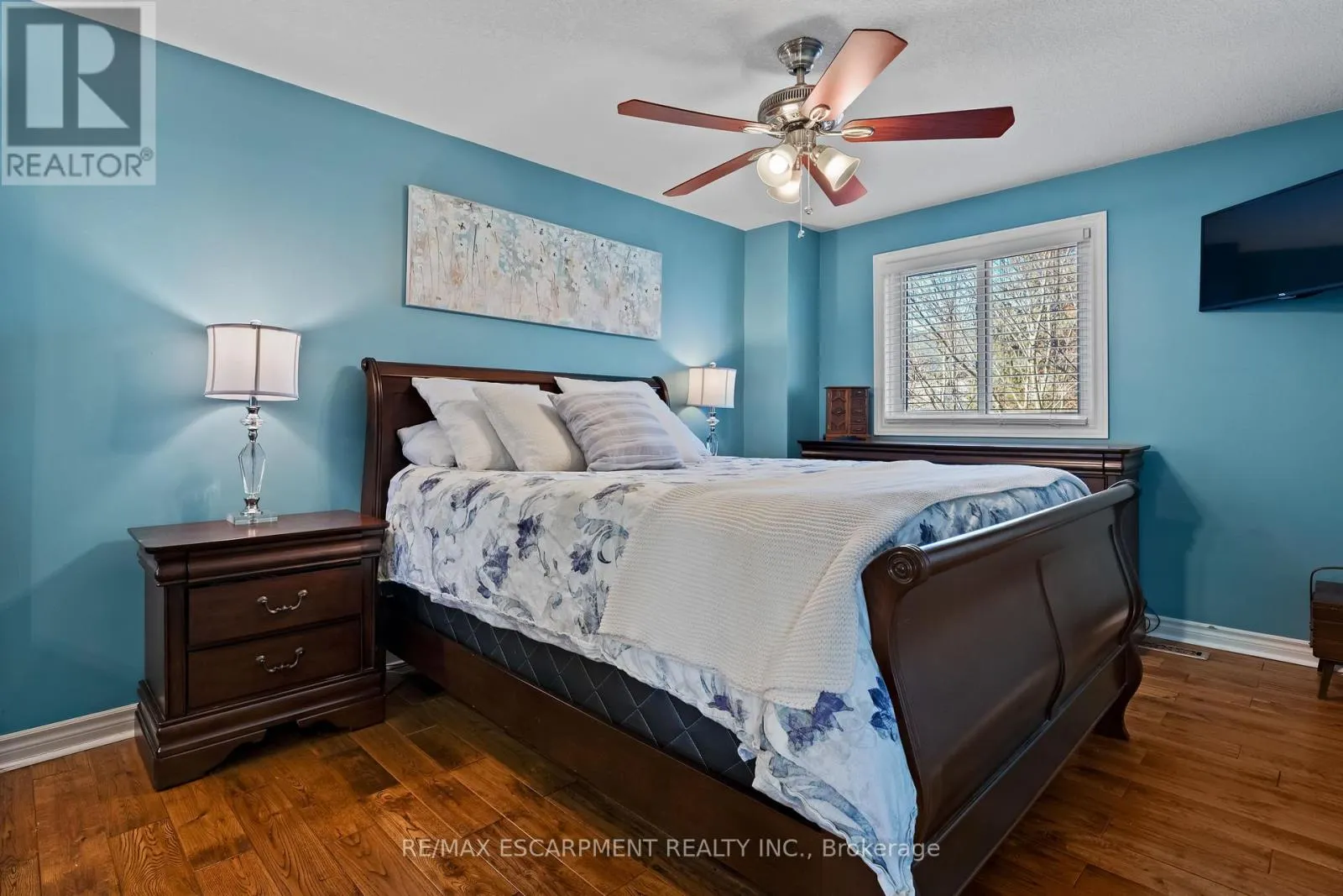 16 - 79 BRAEHEID AVENUE