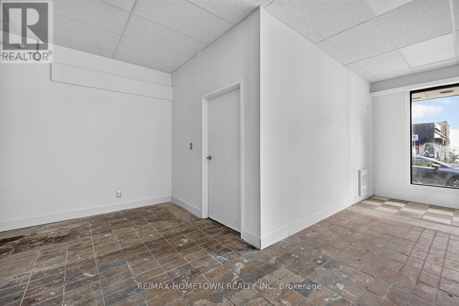 103 - 50 KING STREET E