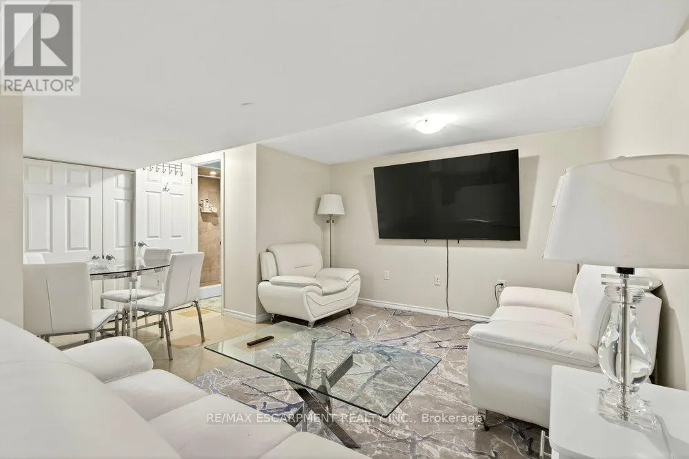 20 ST. CHARLES DRIVE