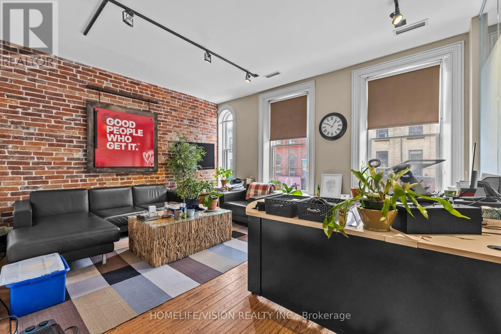 379 GEORGE STREET N