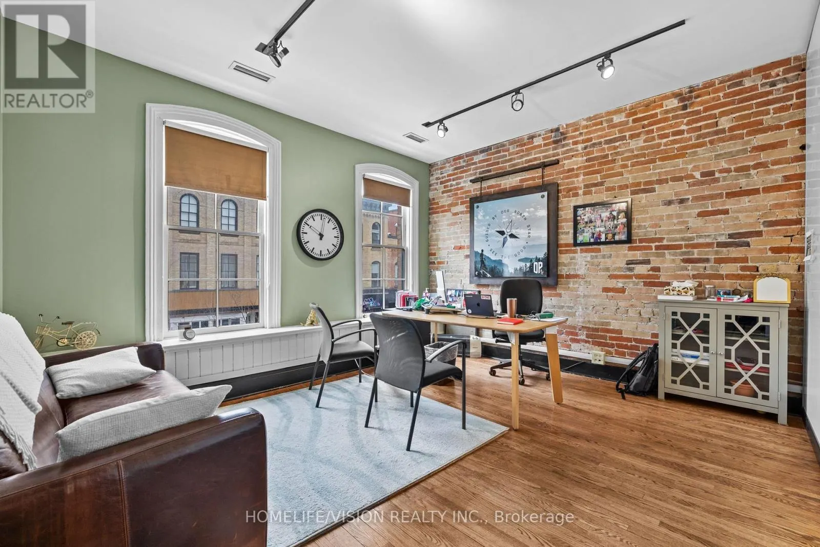 379 GEORGE STREET N