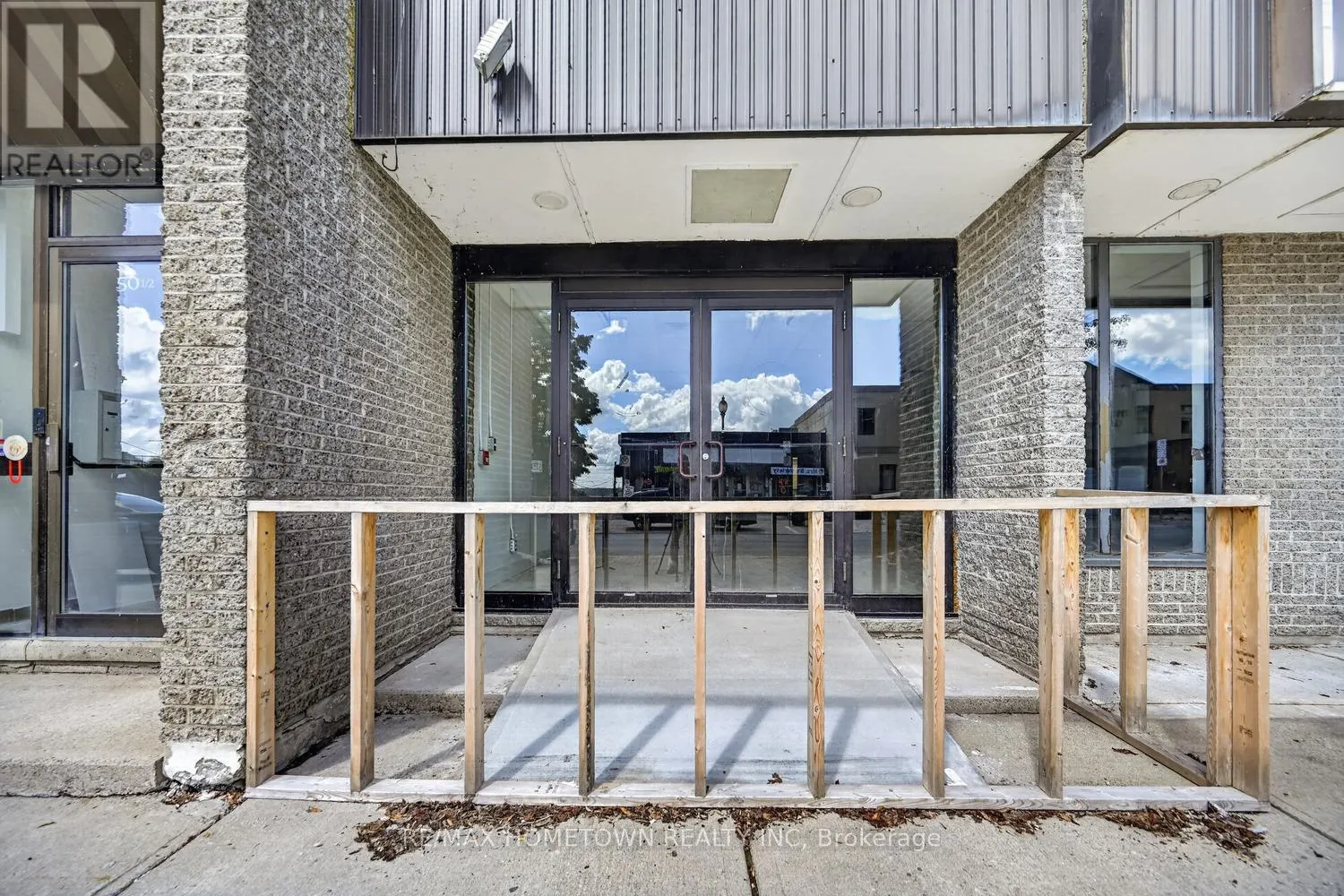 104 - 50 KING STREET E