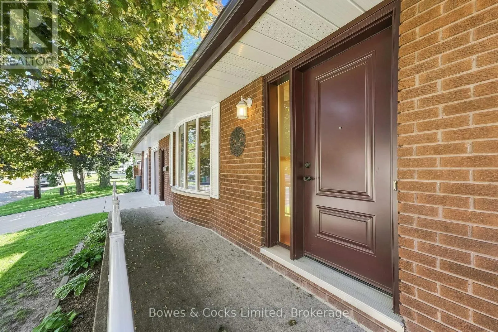 687 LUNDY'S LANE