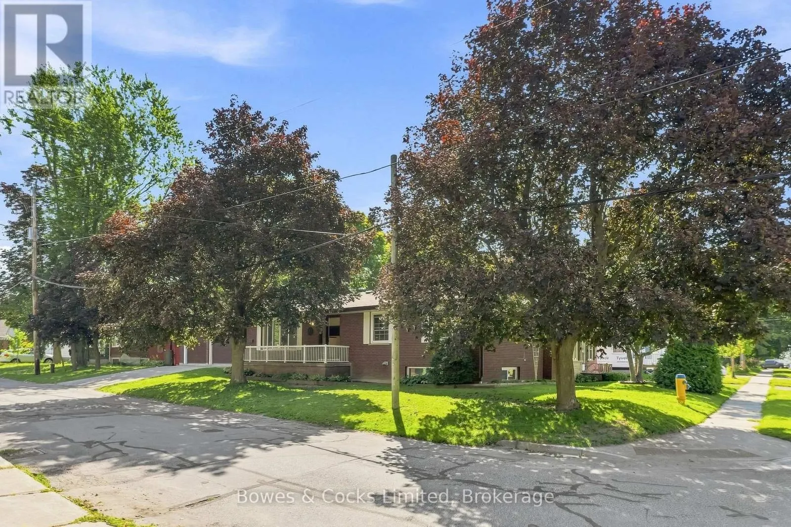 687 LUNDY'S LANE