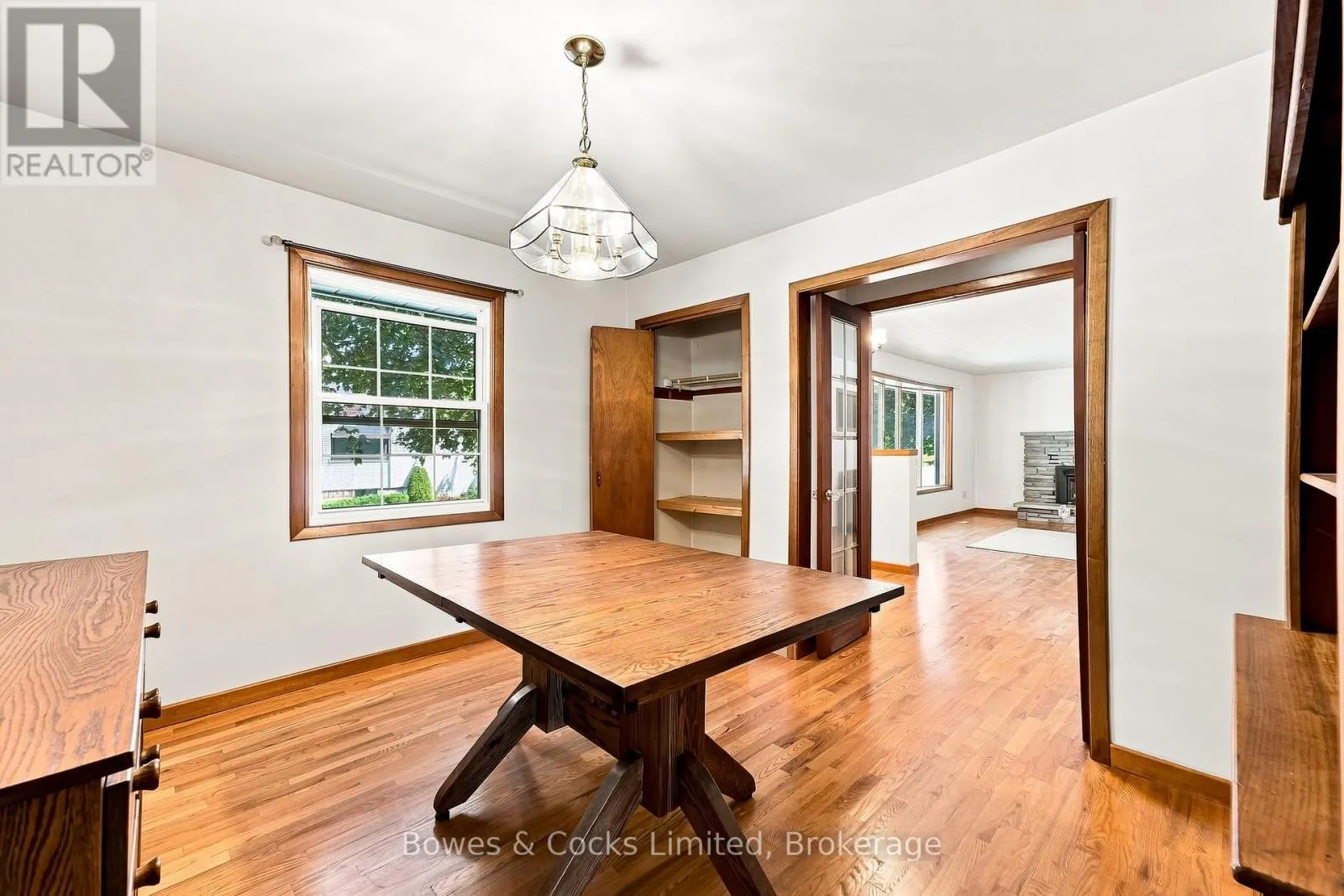 687 LUNDY'S LANE