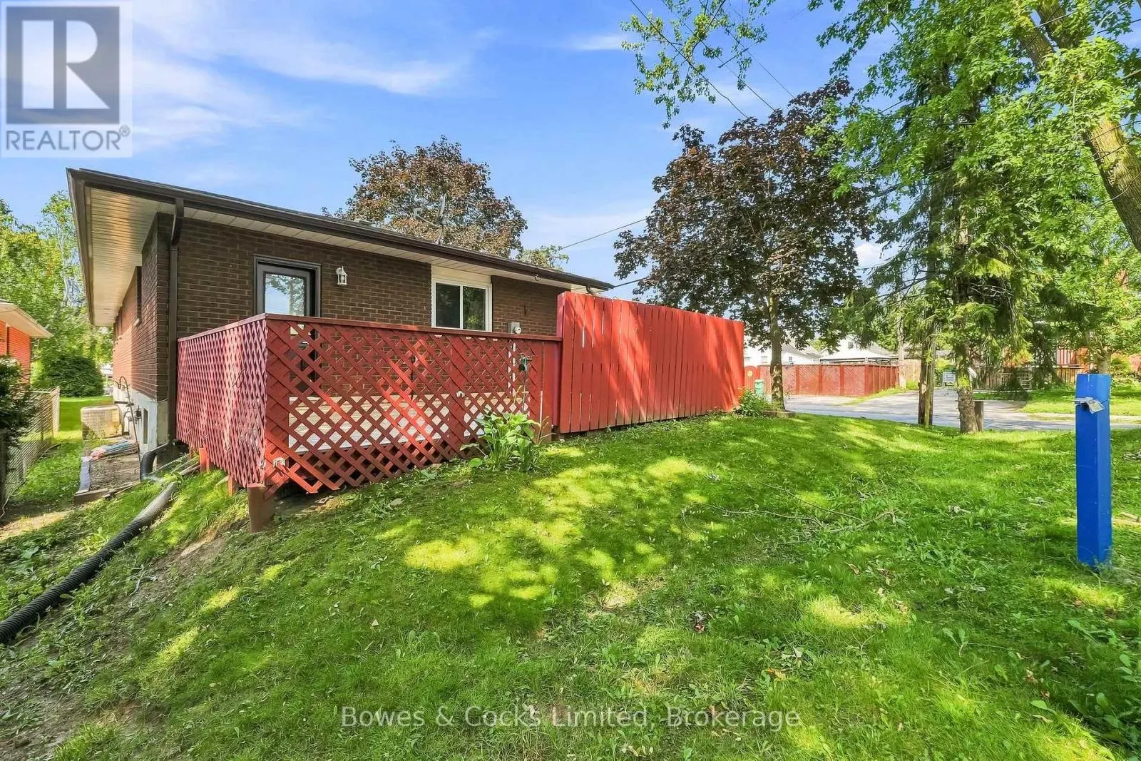 687 LUNDY'S LANE