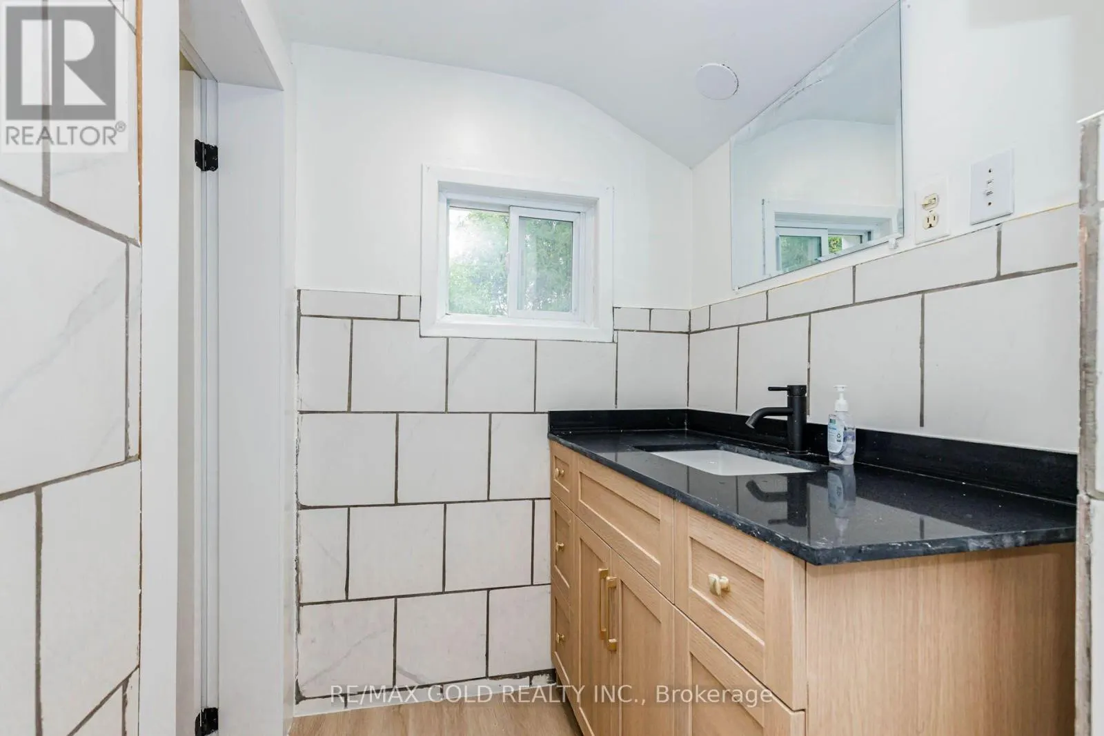 108 NORFOLK AVENUE