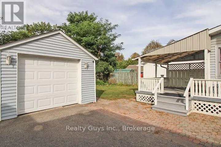 523 ARMOUR ROAD