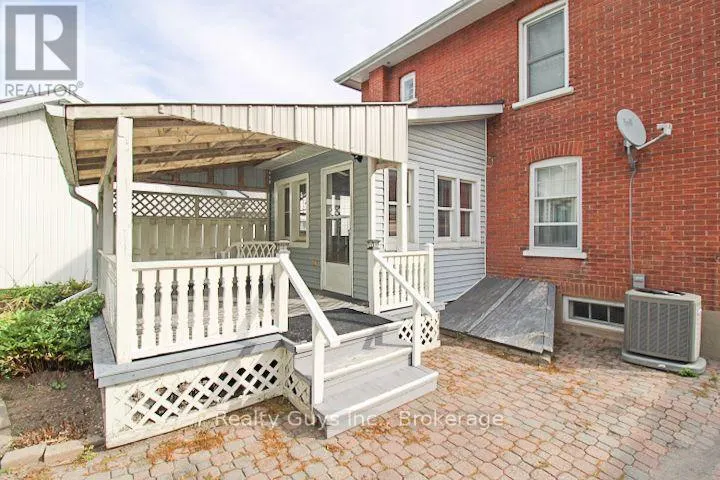 523 ARMOUR ROAD