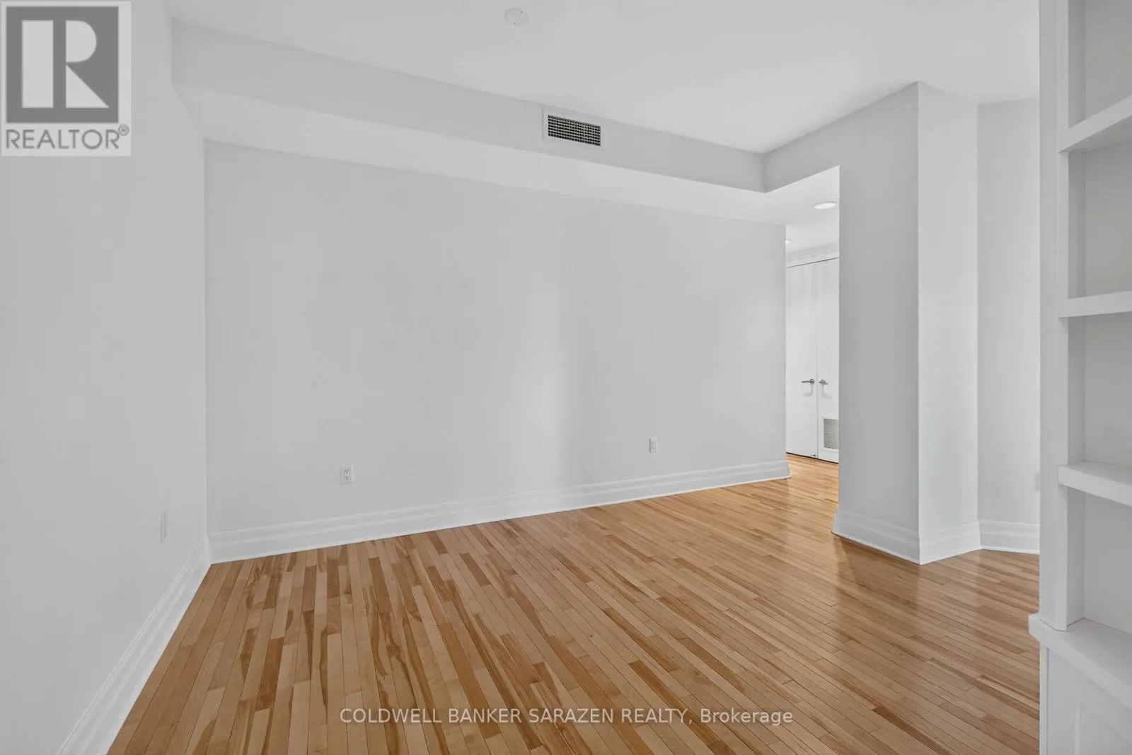 304 - 375 LISGAR STREET E