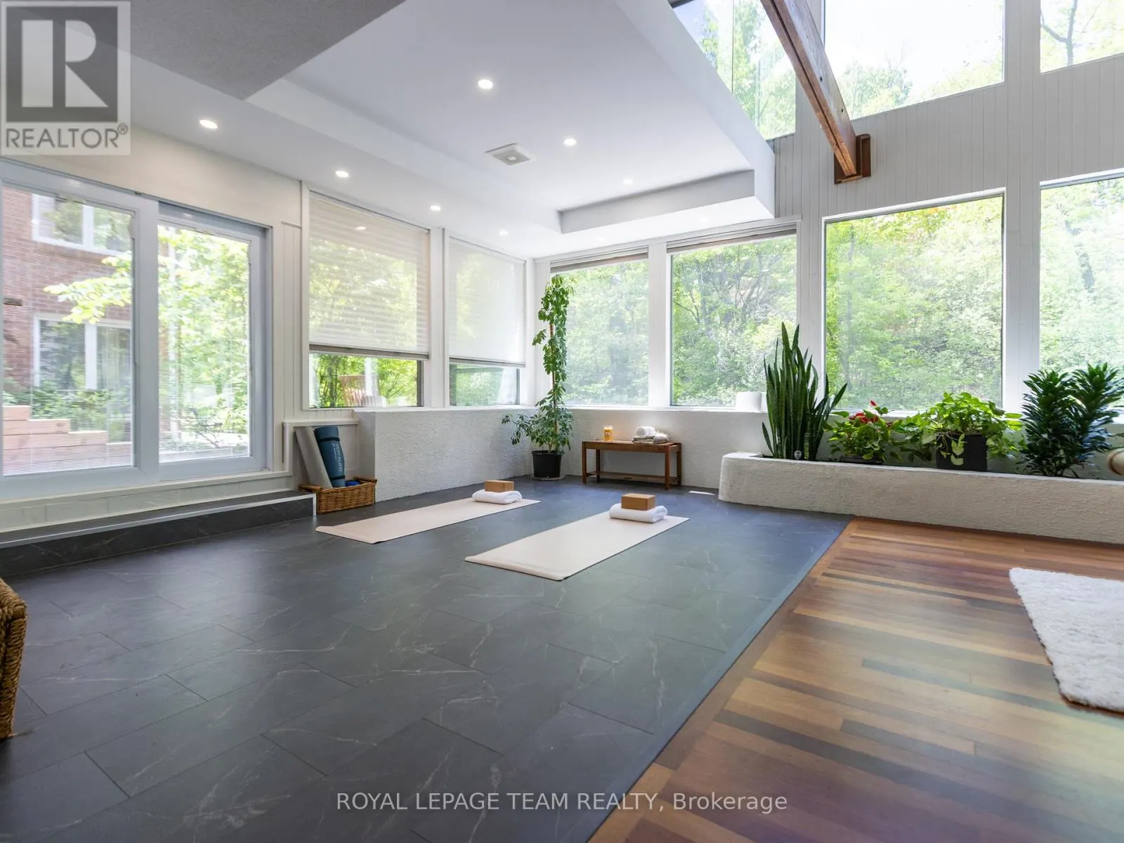 34 RIDEAUVIEW TERRACE