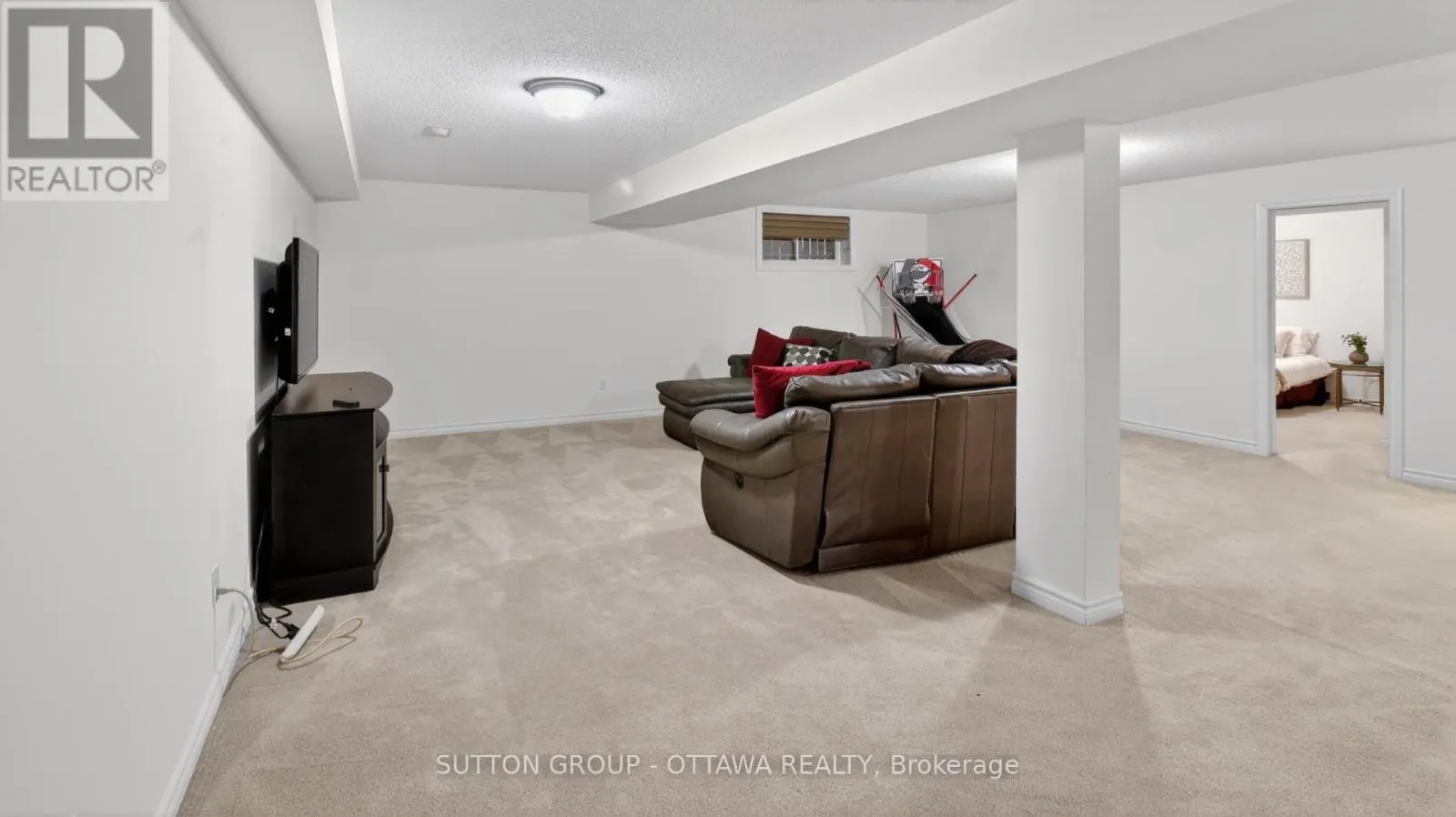 104 PASSAGEWAY PRIVATE