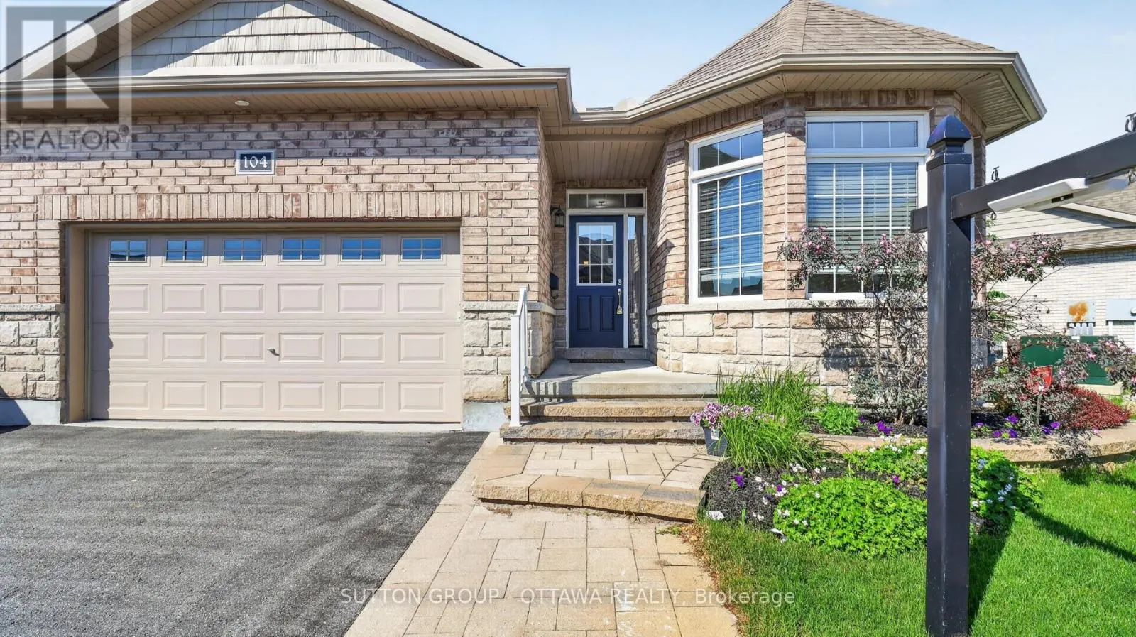 104 PASSAGEWAY PRIVATE