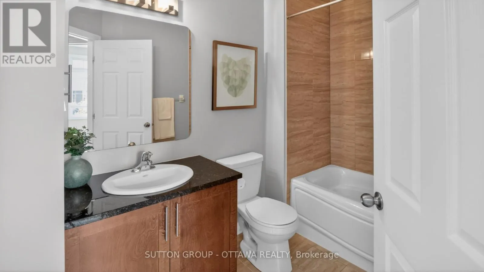 104 PASSAGEWAY PRIVATE