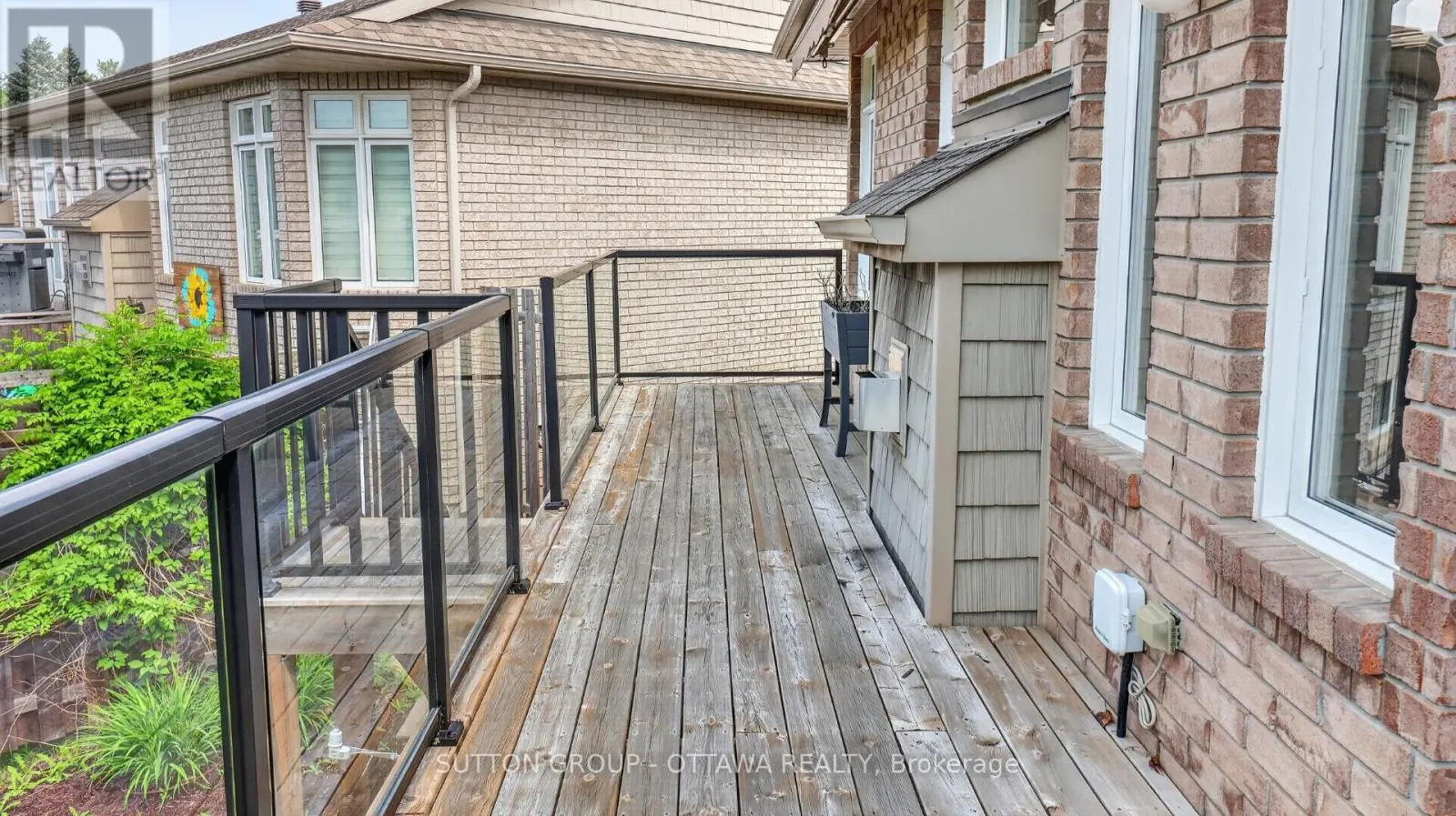 104 PASSAGEWAY PRIVATE
