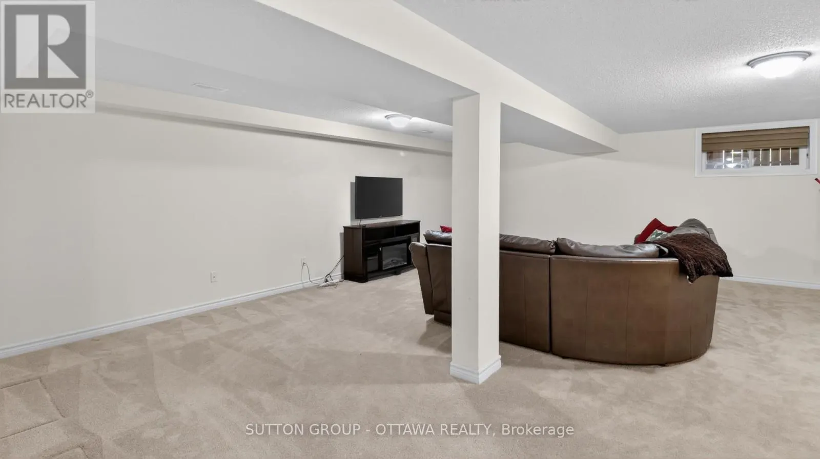 104 PASSAGEWAY PRIVATE