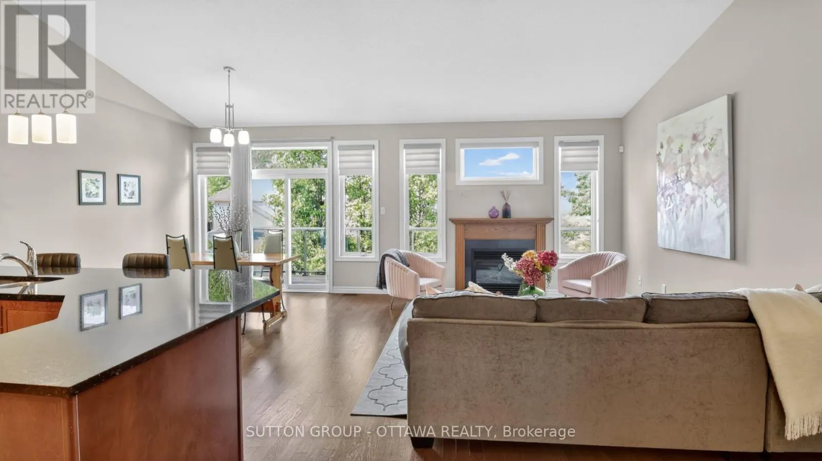 104 PASSAGEWAY PRIVATE