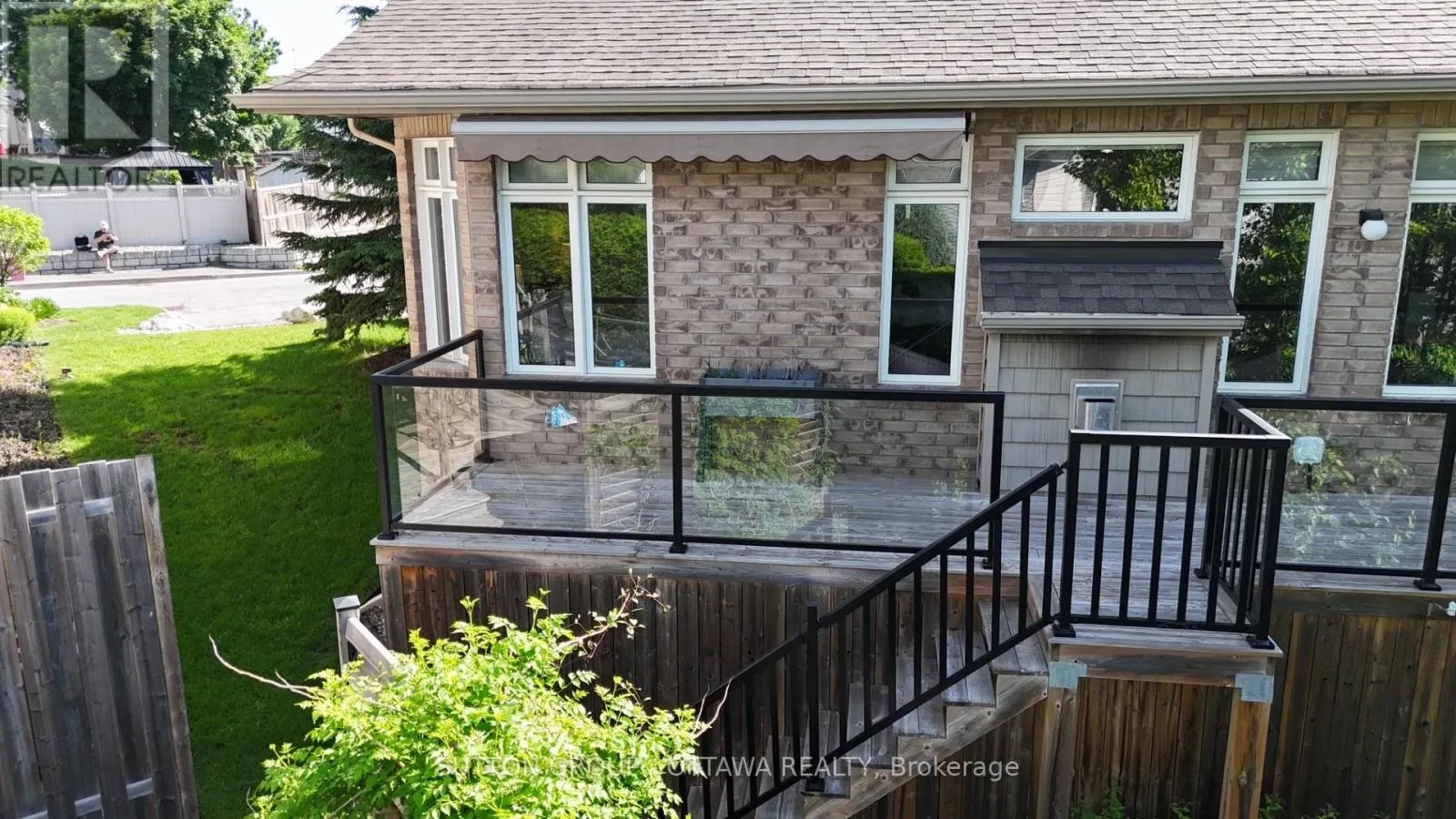 104 PASSAGEWAY PRIVATE