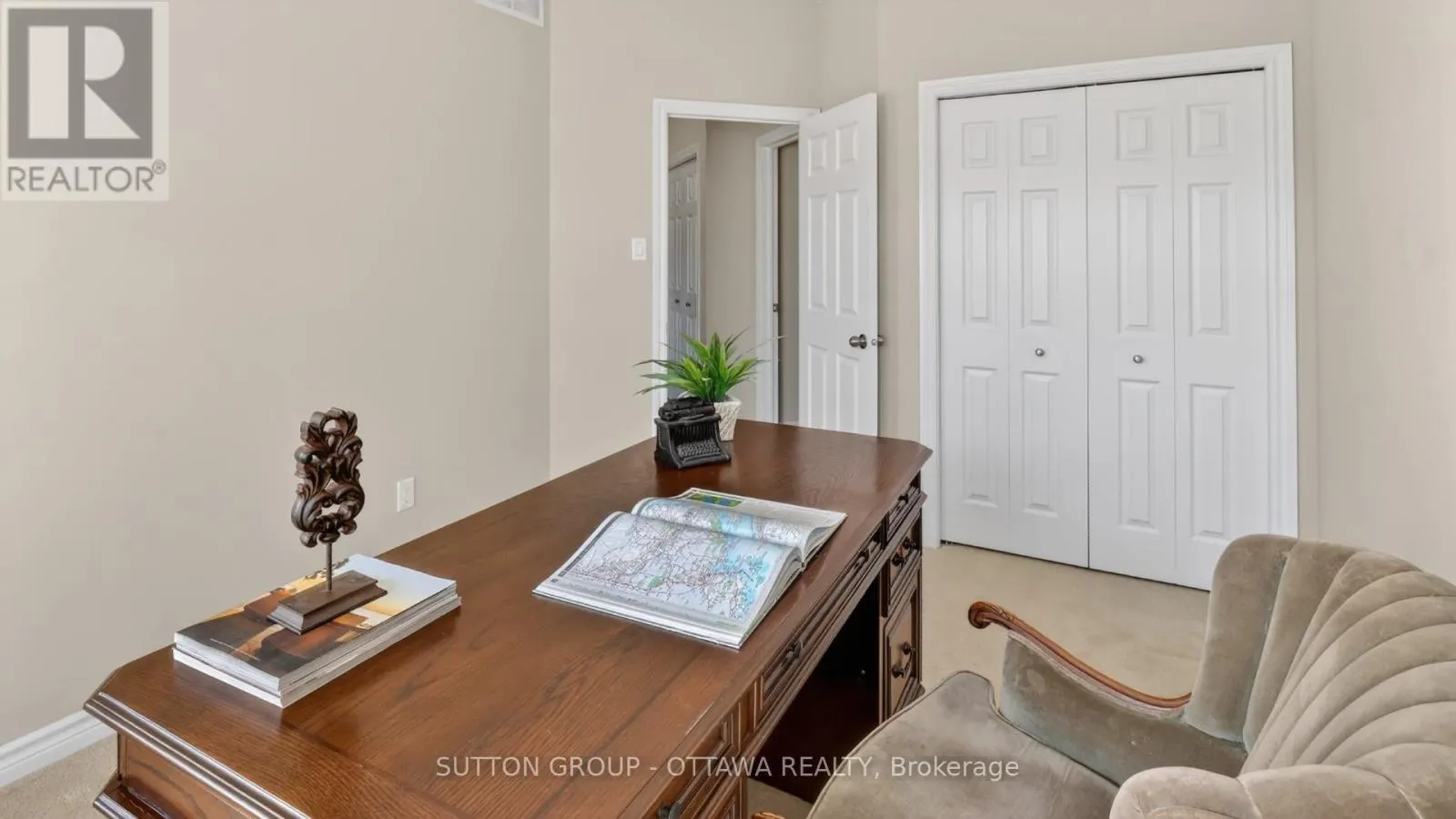 104 PASSAGEWAY PRIVATE